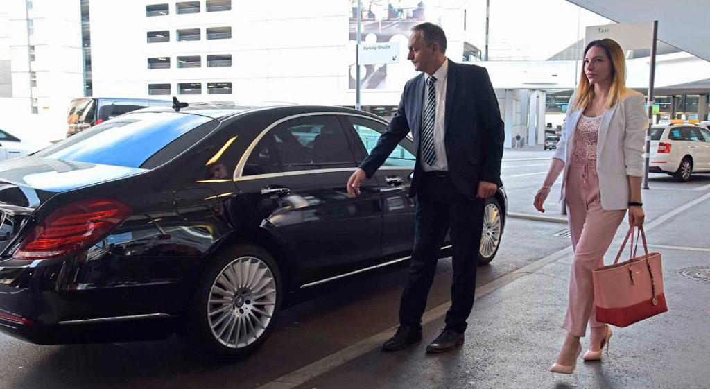 Travel and Tourism? Mundi Limos brings luxury and fun to your trip!